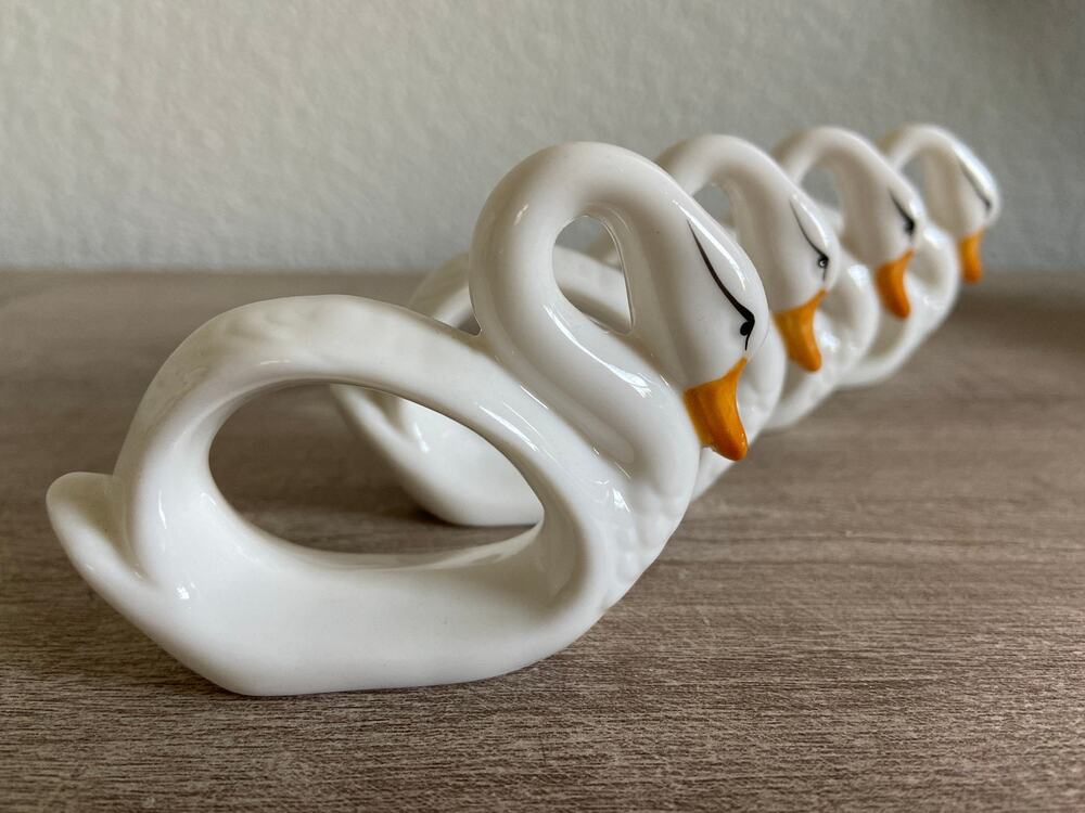 4 Vintage Ceramic White Swan Napkin Rings